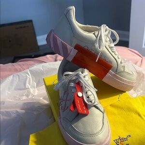 Off-White Kids White Sneakers with Pink Accents